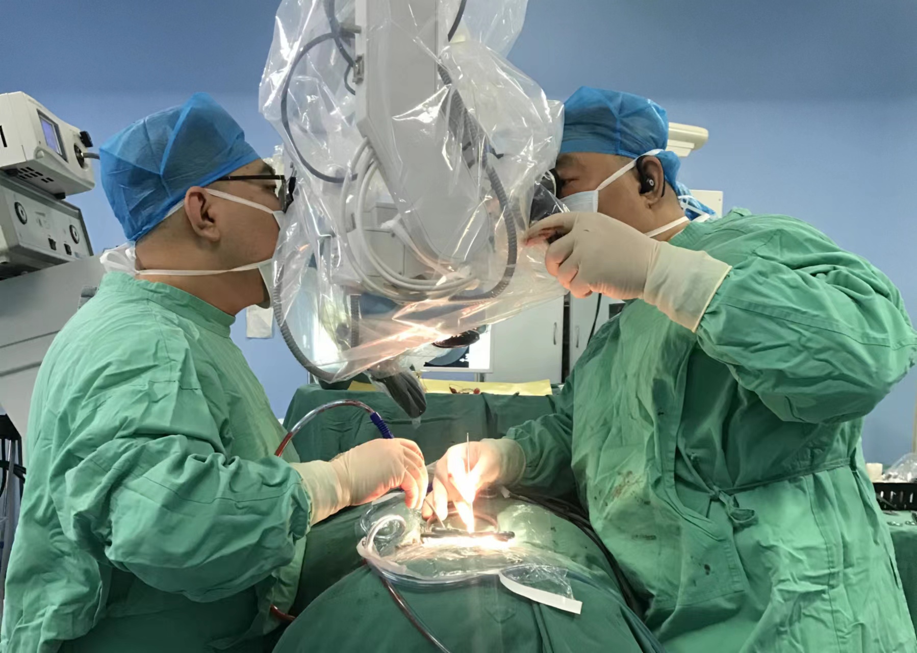 神經(jīng)外科特色.jpg 神經(jīng)外科特色.jpg