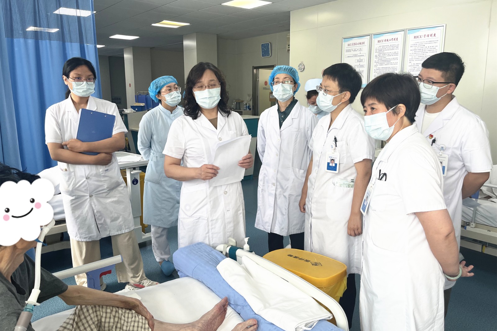 查房1.jpg 查房1.jpg