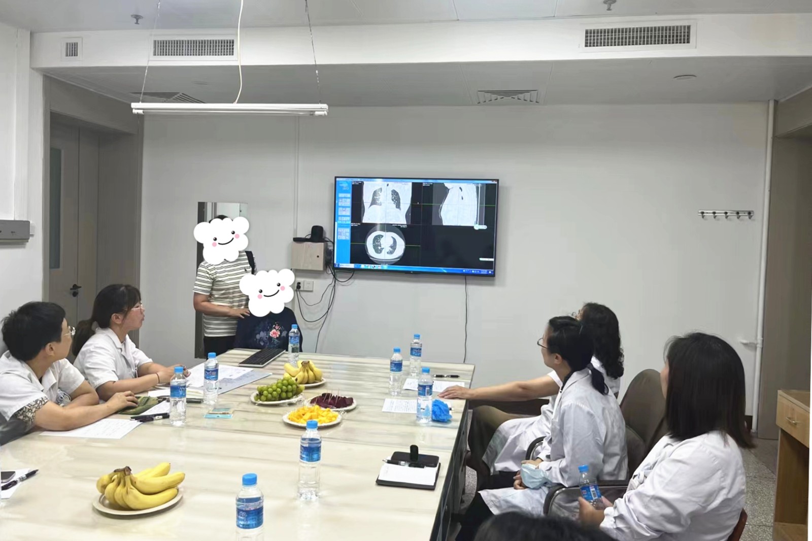 會診1.jpg 會診1.jpg